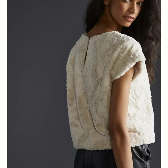Maeve Faux fur tee from Anthropologie Size M - Picture 2 of 6